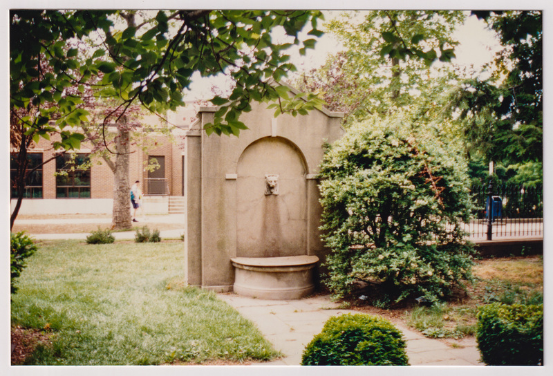 Horizontal Lion Head Stone Fountain