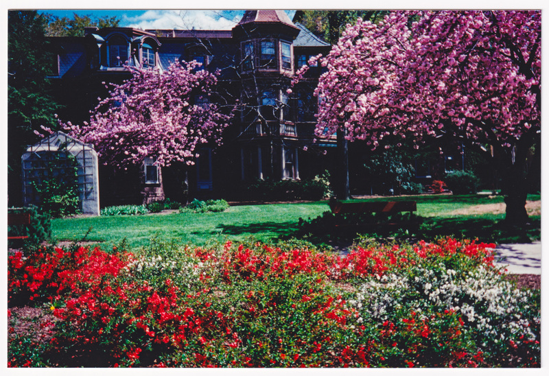 Graduate House Horizontal